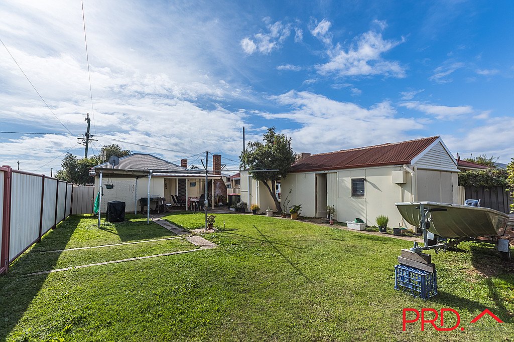 33 Margaret Street TAMWORTH 11