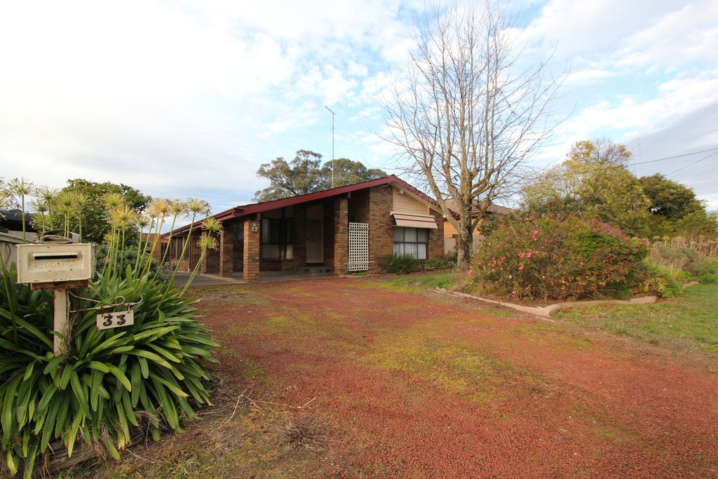 33 McNulty Drive WENDOUREE 1