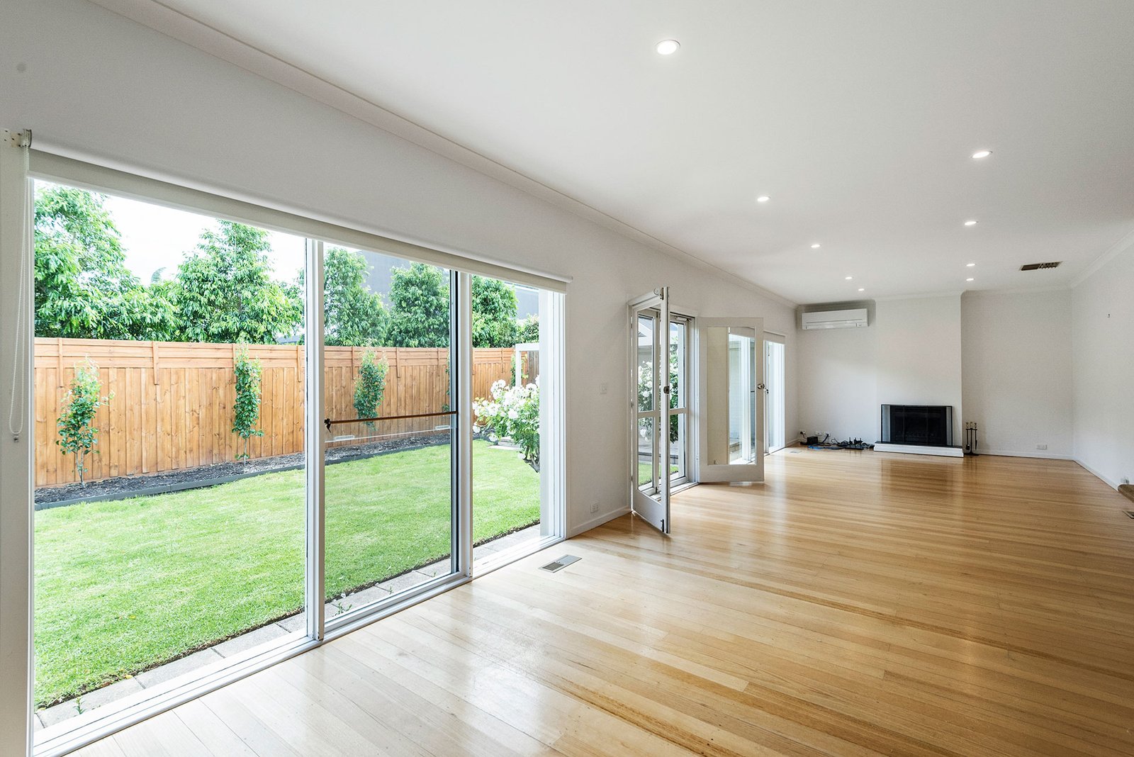 Gallery: 33 Middleton Street