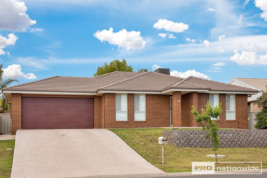 33 Milburn Road TAMWORTH 1