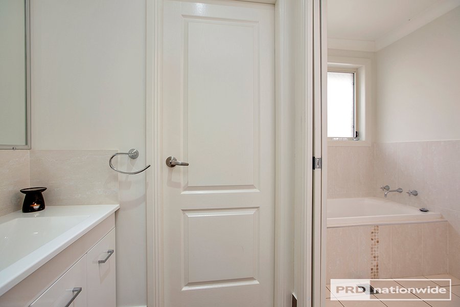 33 Milburn Road TAMWORTH 9