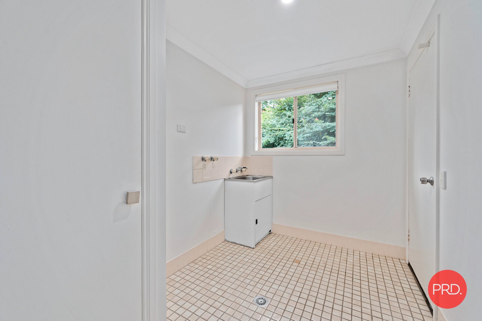 3/3 Miranda Place KORORA 20