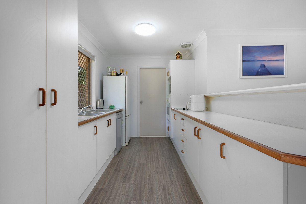 33 Montezuma Drive BURLEIGH WATERS 7