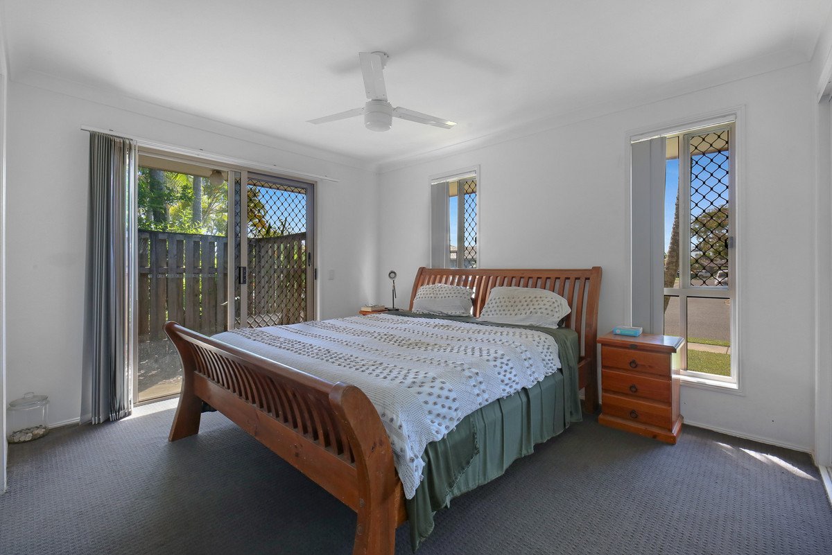 33 Montezuma Drive BURLEIGH WATERS 10