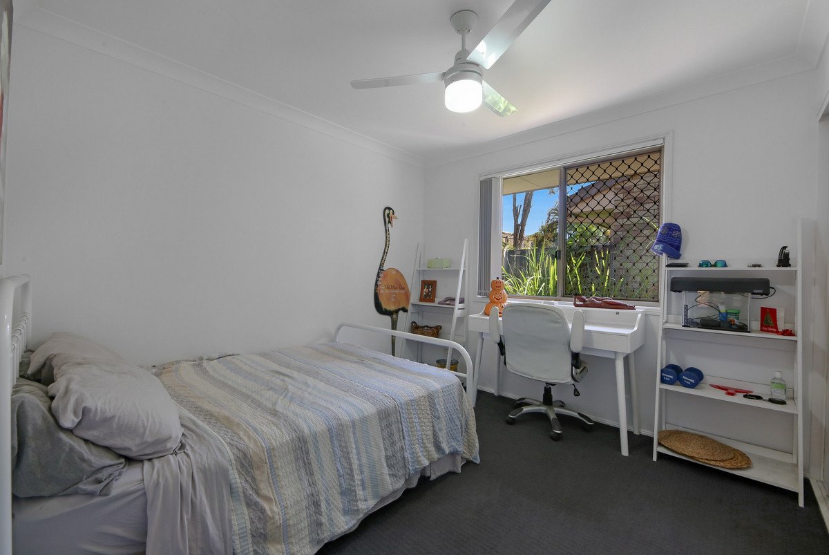 33 Montezuma Drive BURLEIGH WATERS 13