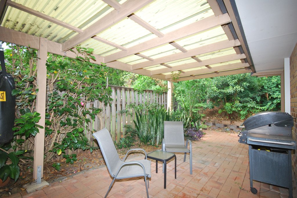 33 Montezuma Drive BURLEIGH WATERS 8