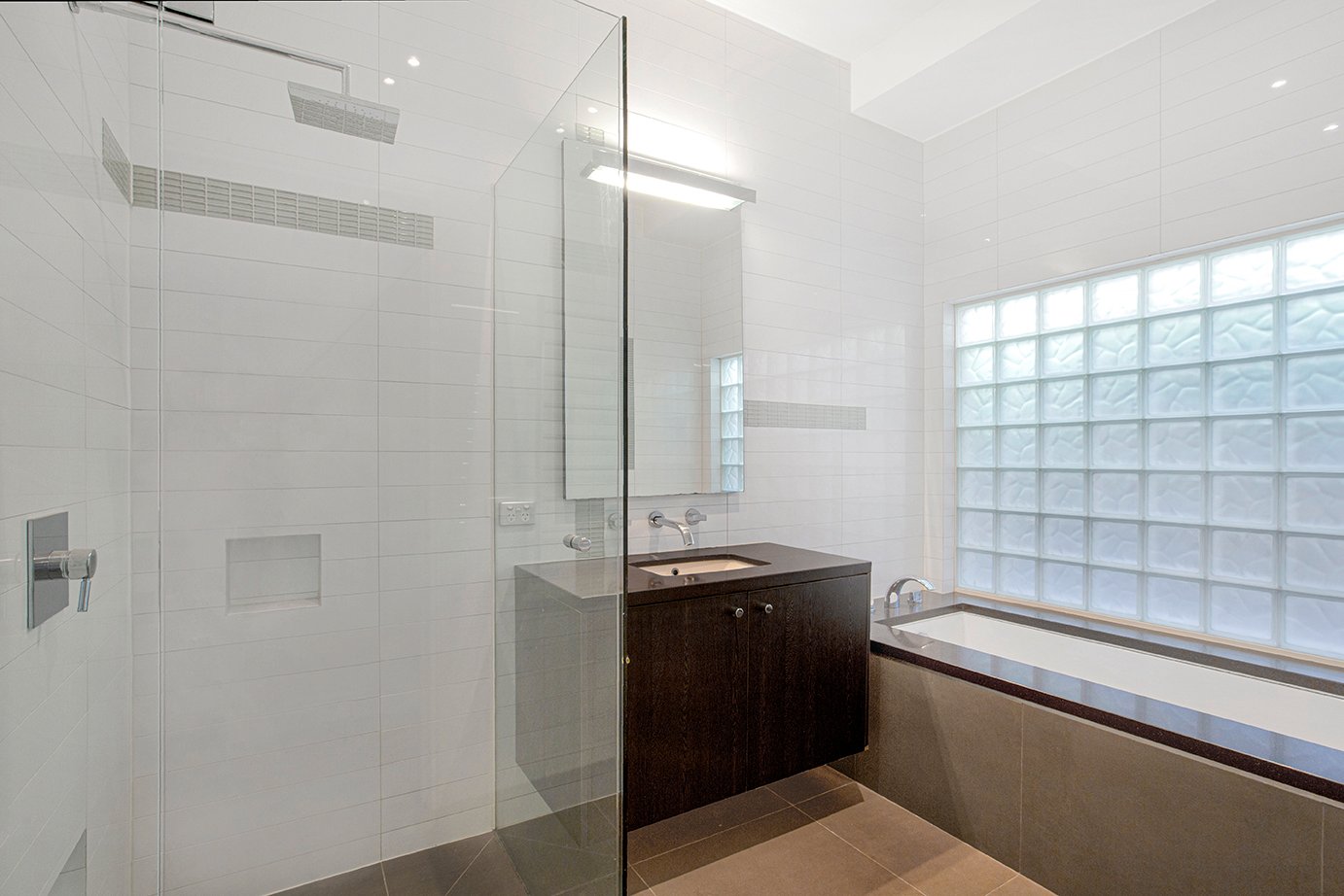 Real Estate and Property in 33 Moore Street, Caulfield South, VIC