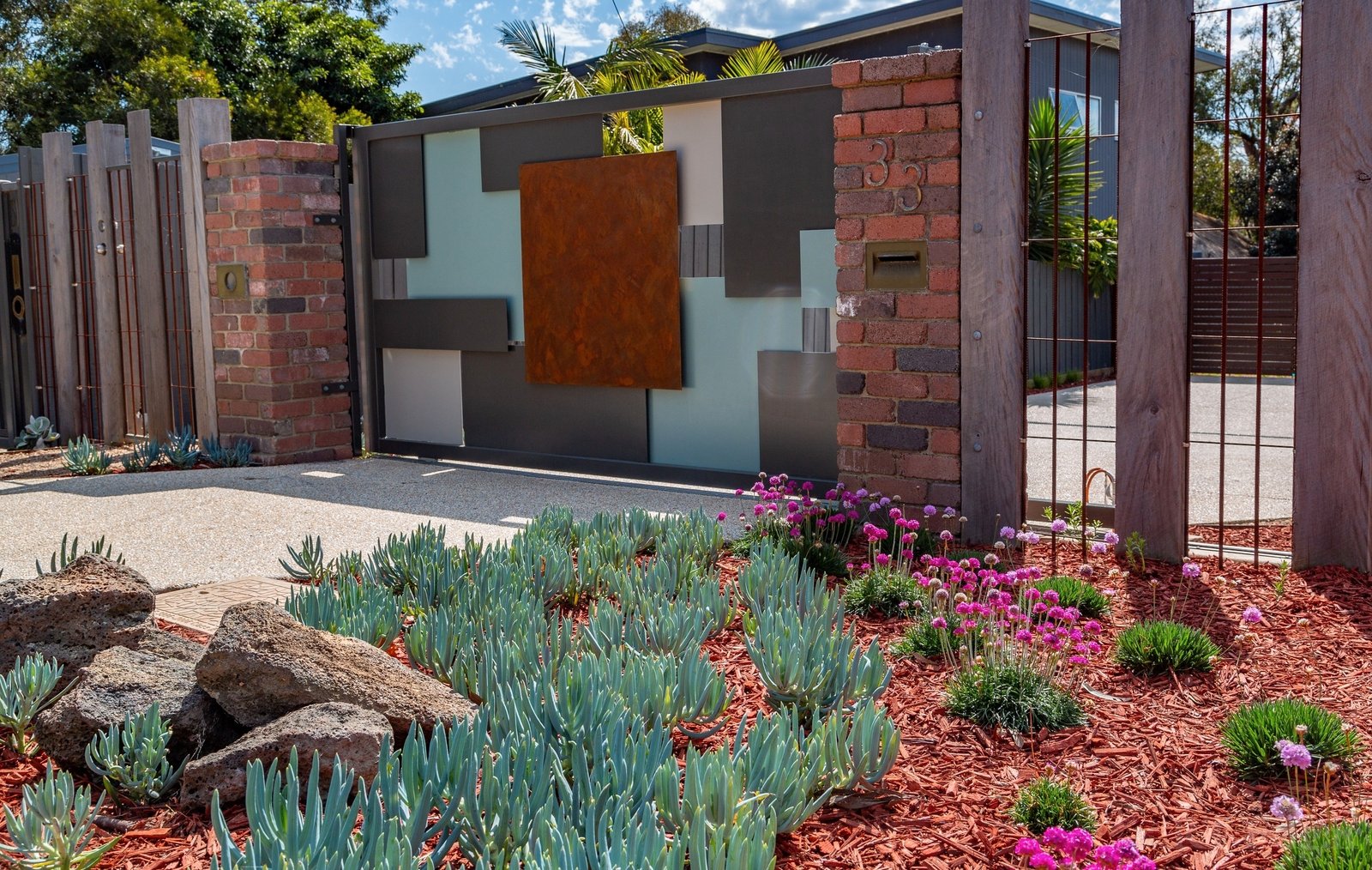 Real Estate and Property in 33 Mountain View Road, Mount Eliza, VIC