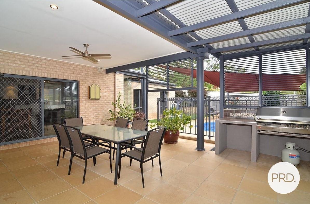 33 Mountain Way LAVINGTON 4