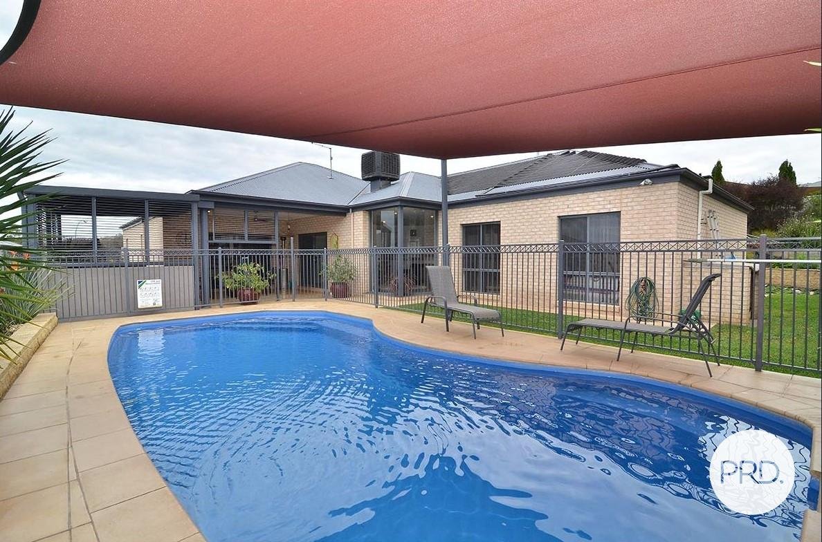 33 Mountain Way LAVINGTON 5