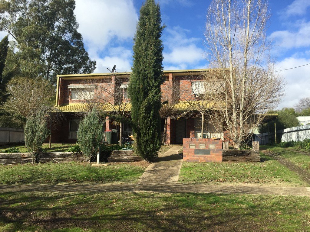 3/3 Neill Street, "Stanley Court"  ADELONG 1