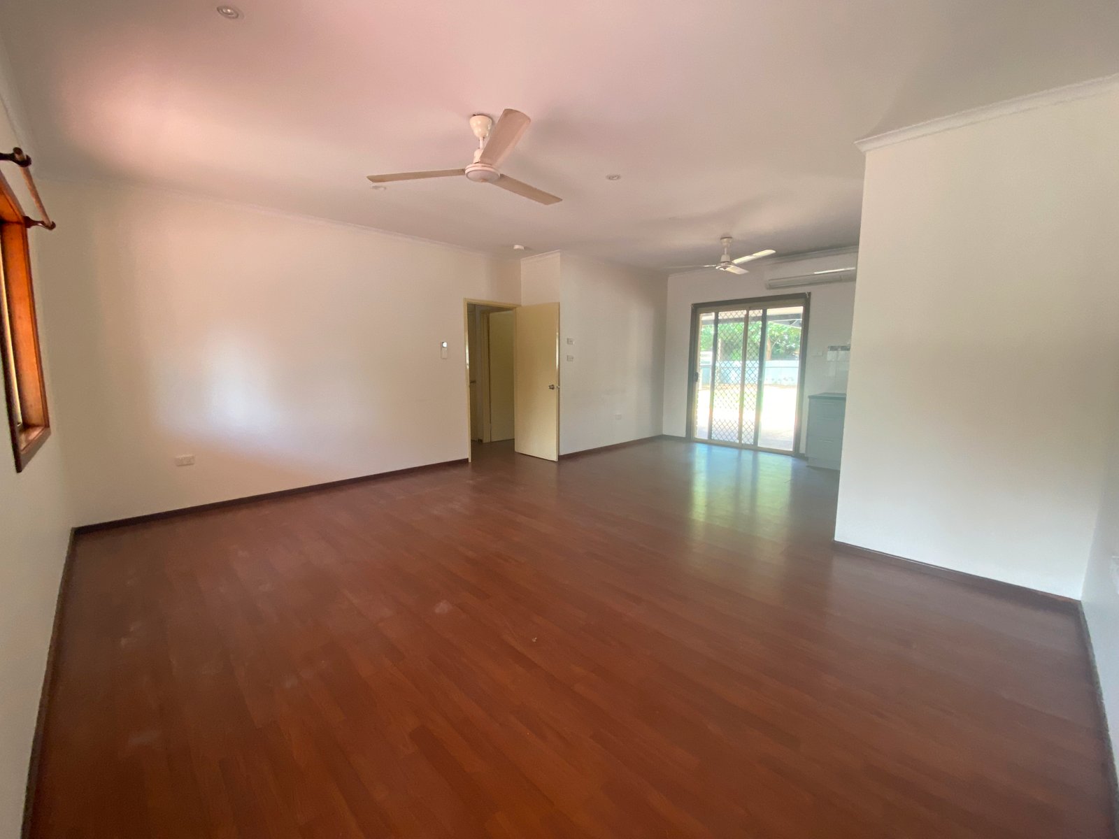 33 Nightingall Drive CABLE BEACH 4