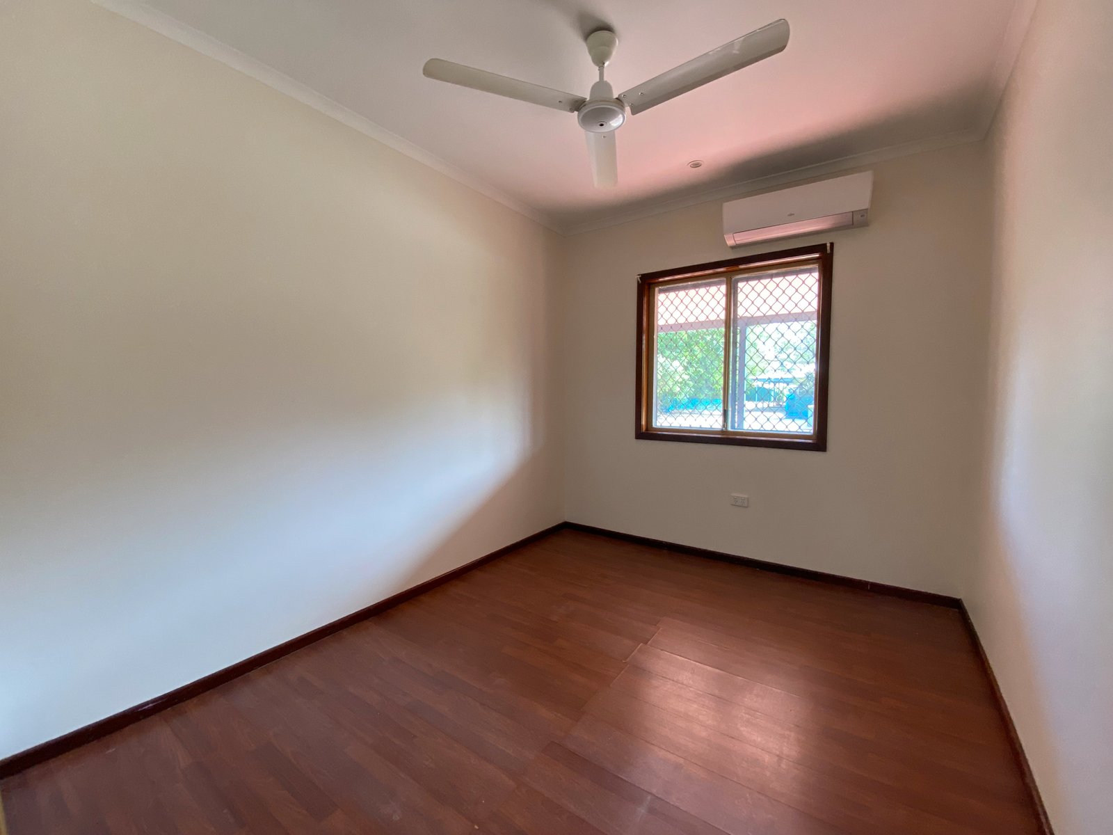 33 Nightingall Drive CABLE BEACH 7