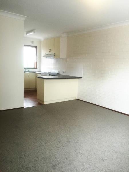 3/3 Nordlingen Drive TOLLAND 3