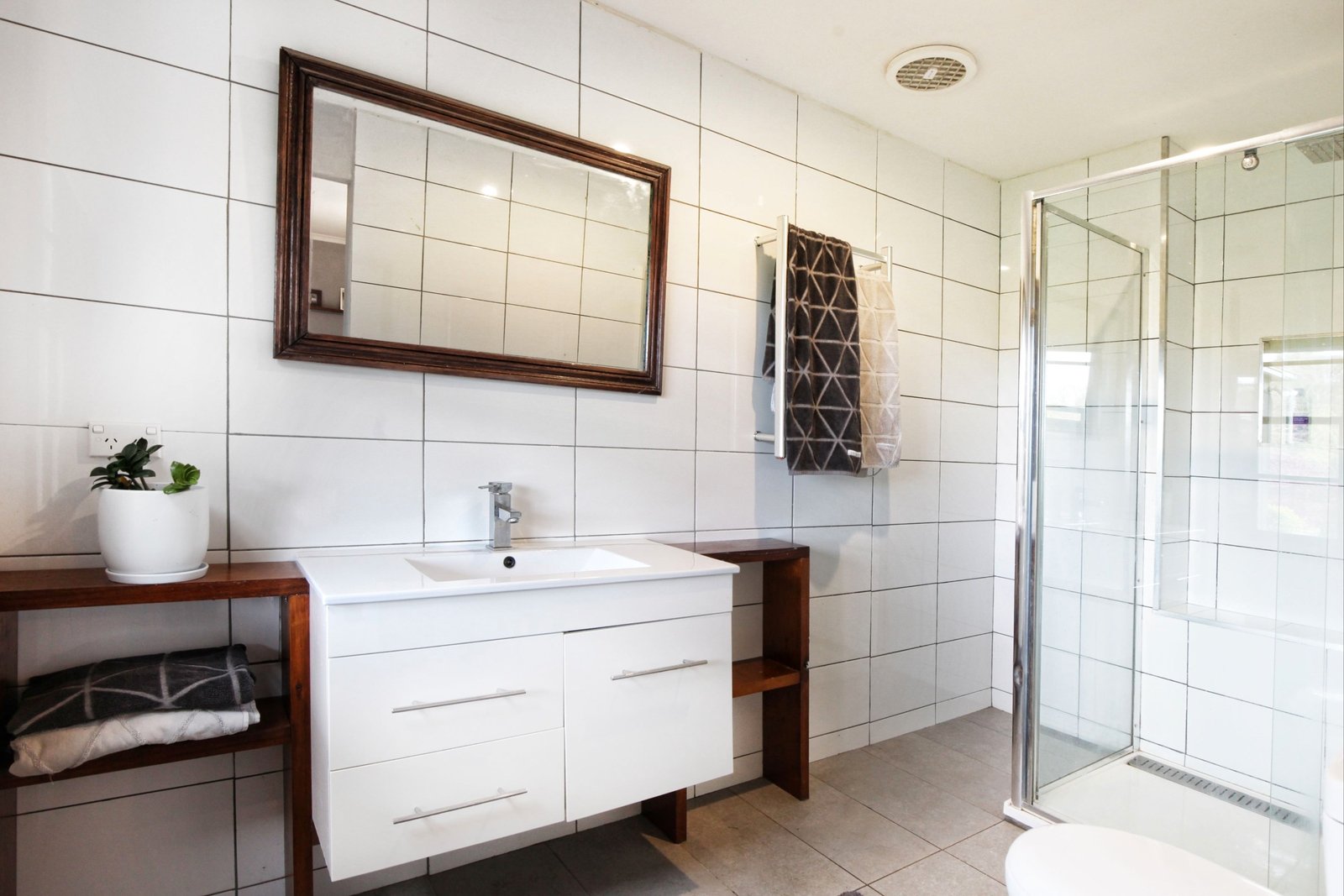 Real Estate and Property in 33 Old Calder Highway, Macedon, VIC