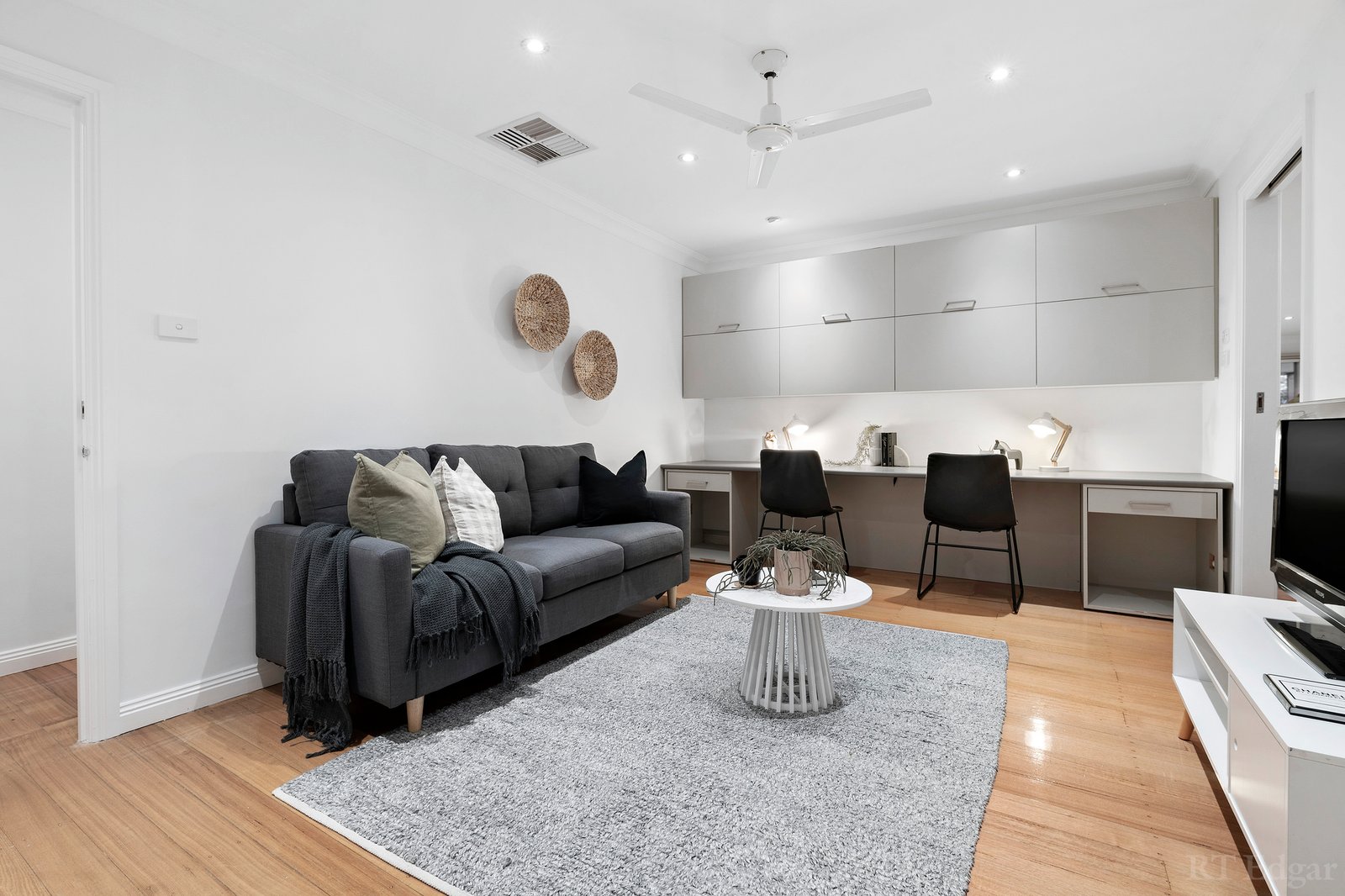 Real Estate and Property in 33 Olympus Drive, Croydon South, VIC