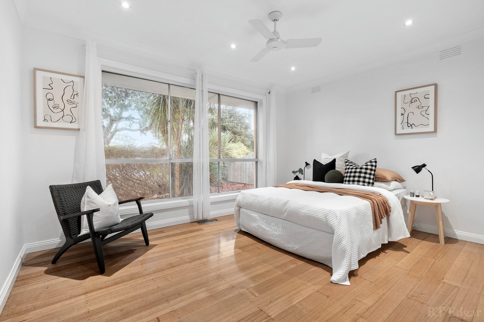 Real Estate and Property in 33 Olympus Drive, Croydon South, VIC