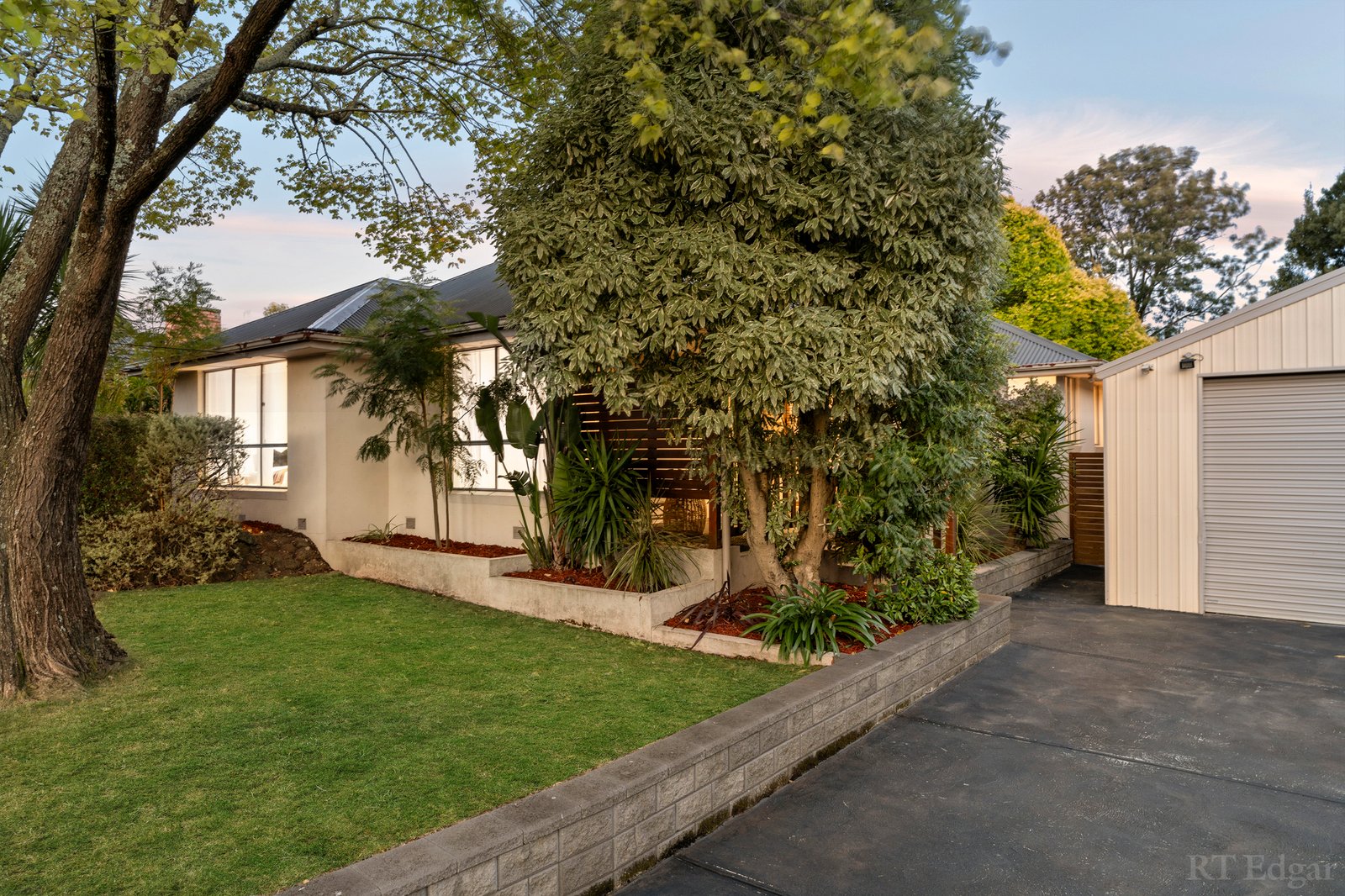 Real Estate and Property in 33 Olympus Drive, Croydon South, VIC