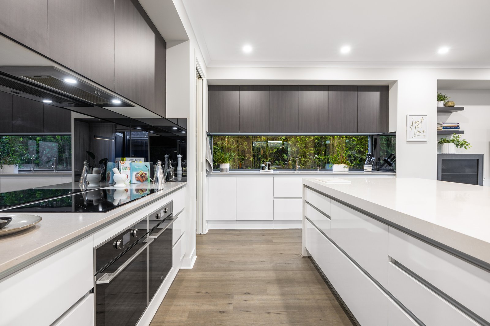 Gallery: 33 Ormond Road