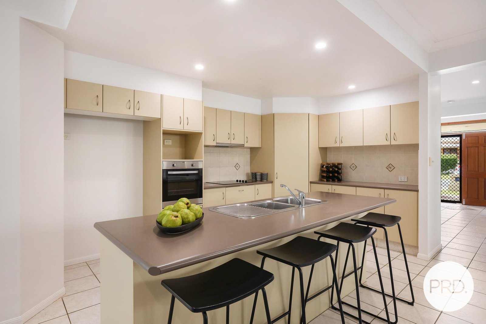 33 Palma Crescent VARSITY LAKES 2