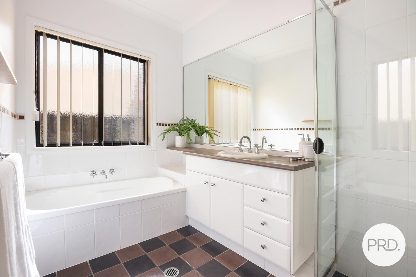 33 Palma Crescent VARSITY LAKES 16