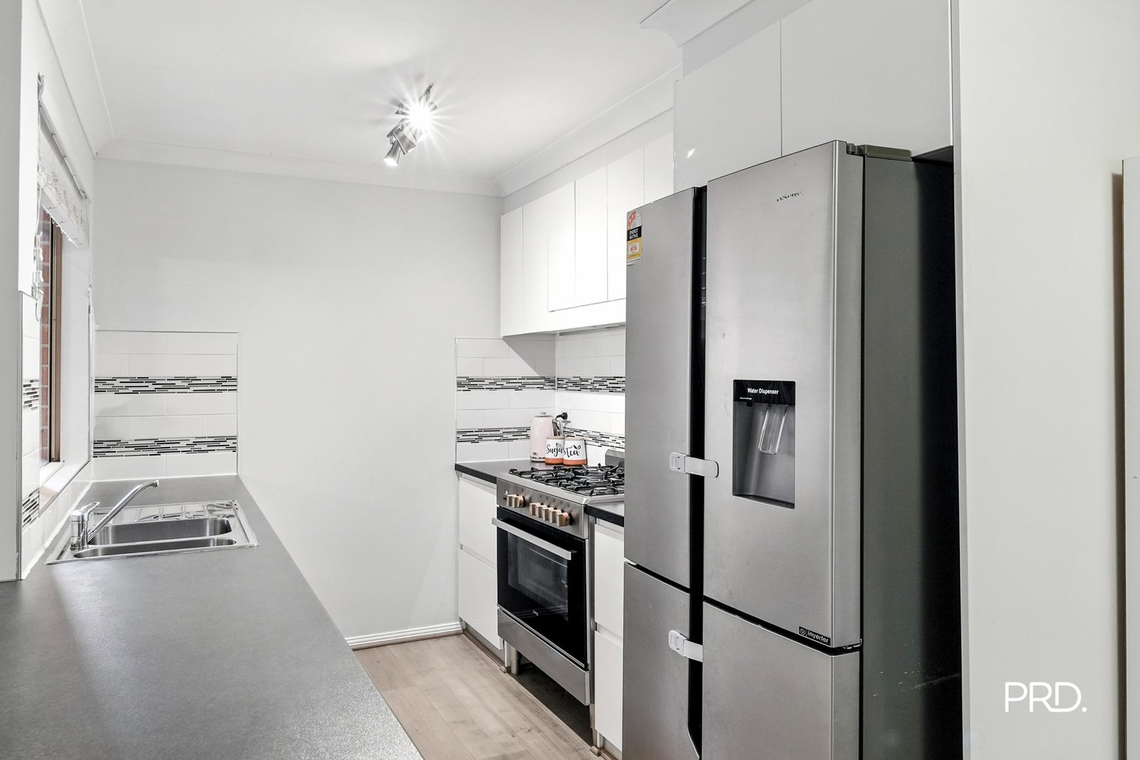 33 Pardalote Place Glenmore Park 4