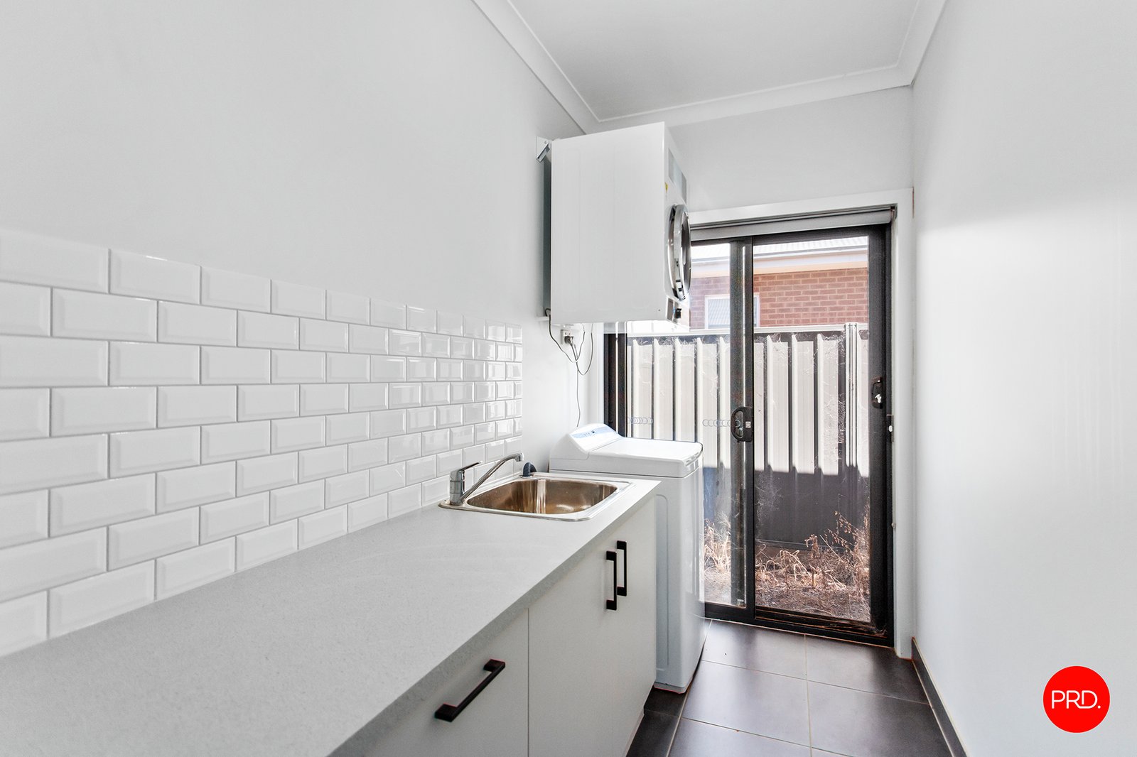 33 Pembroke Drive MARONG 16