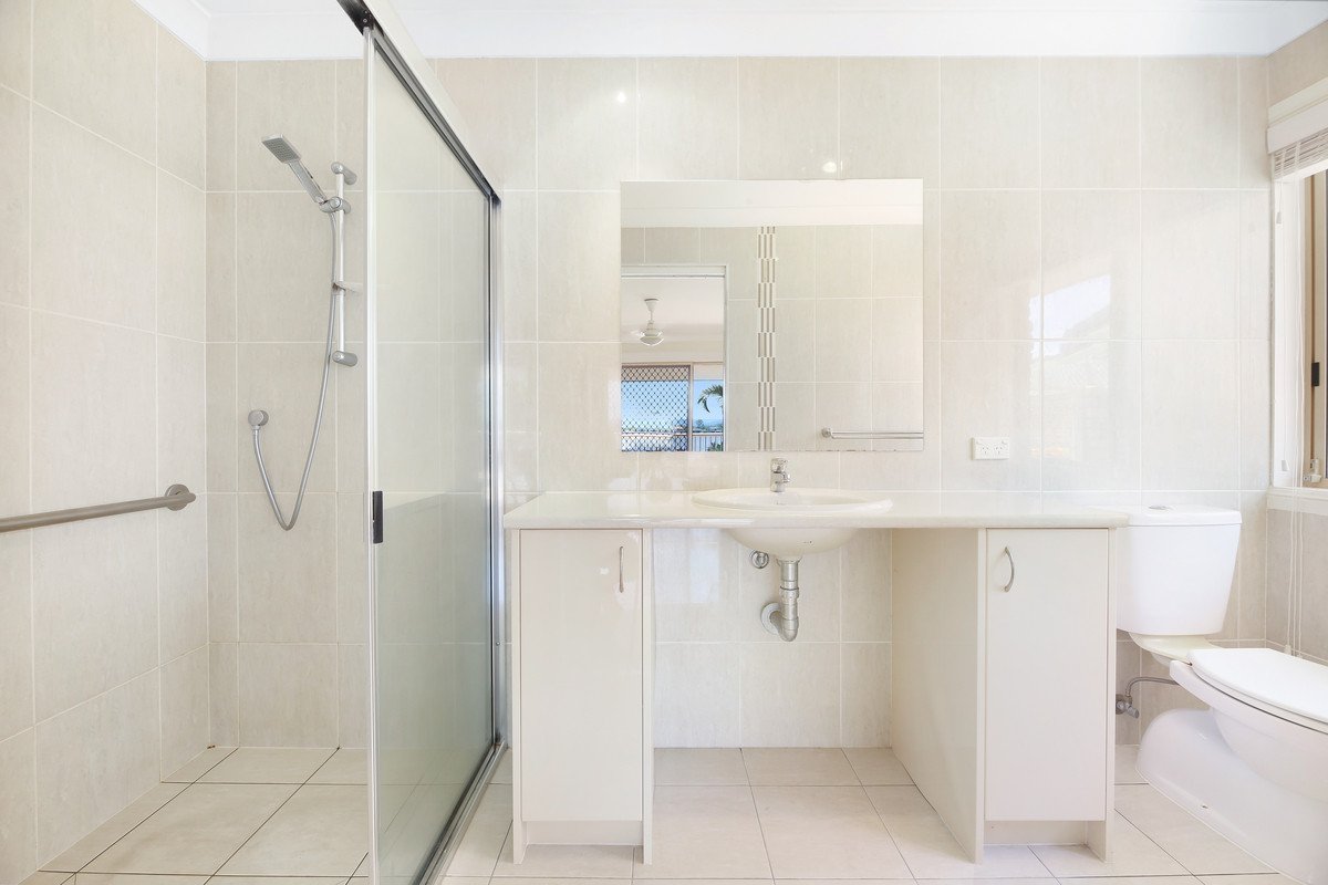 33 Pintail Crescent Burleigh Waters 11