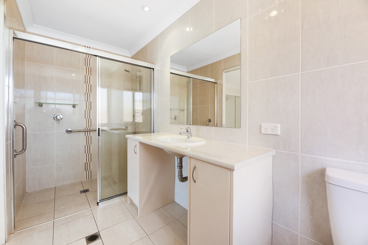 33 Pintail Crescent Burleigh Waters 12