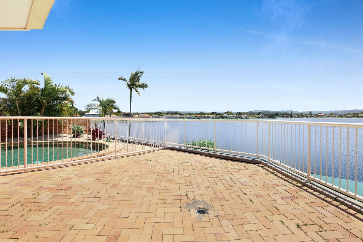 33 Pintail Crescent Burleigh Waters 21