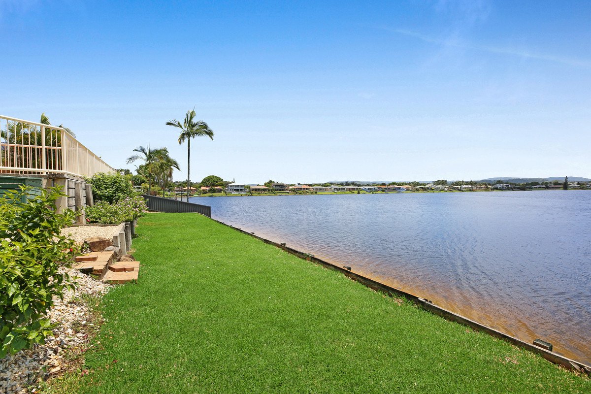 33 Pintail Crescent Burleigh Waters 25