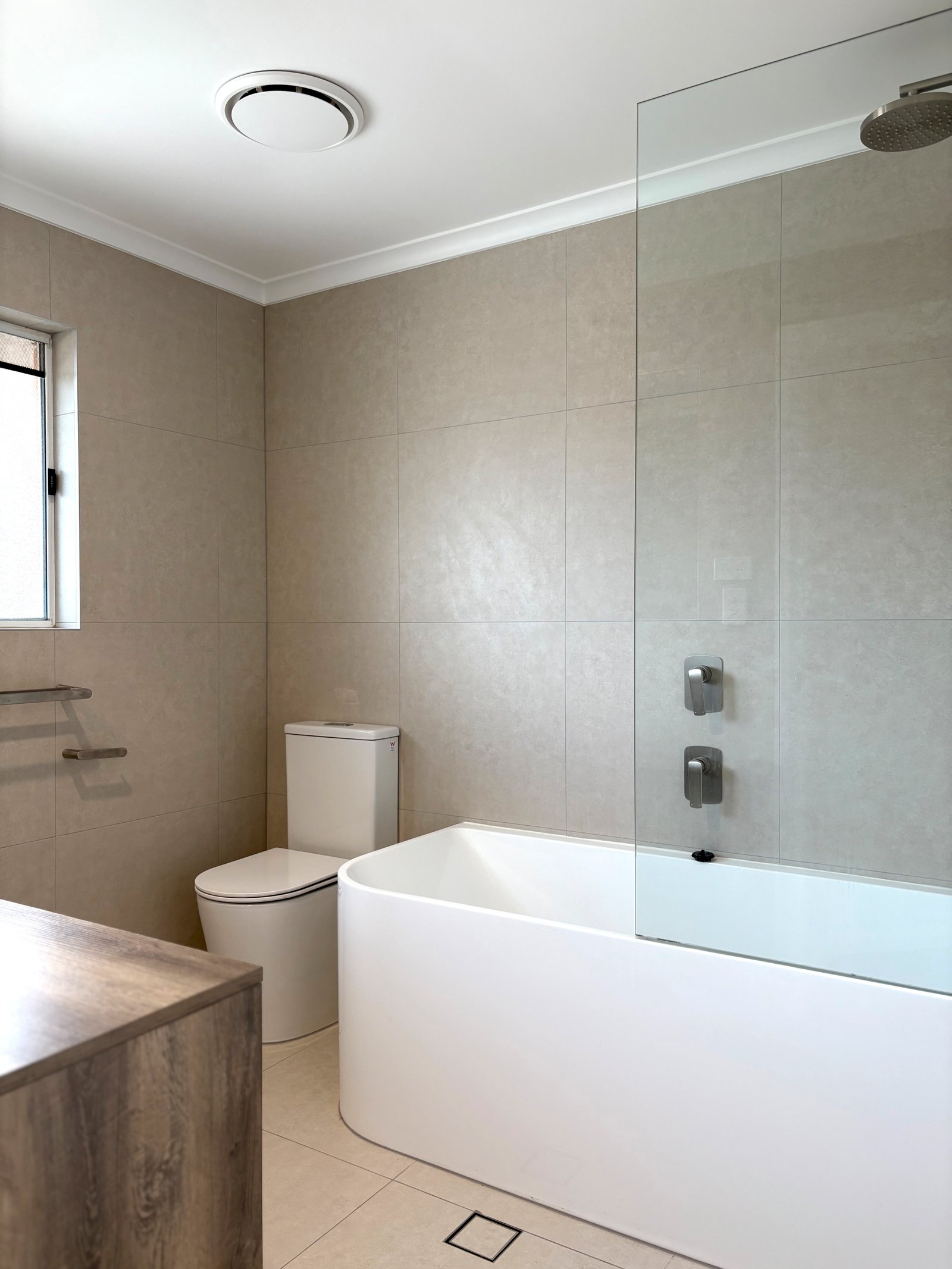 3/3 Pontoon Place VARSITY LAKES 6