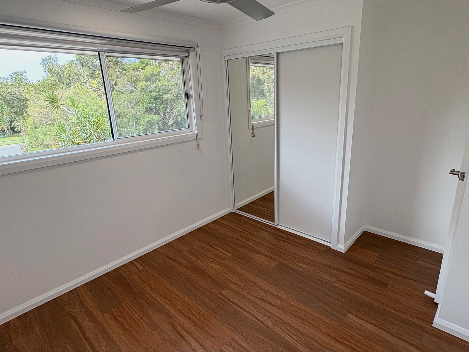 3/3 Pontoon Place VARSITY LAKES 10