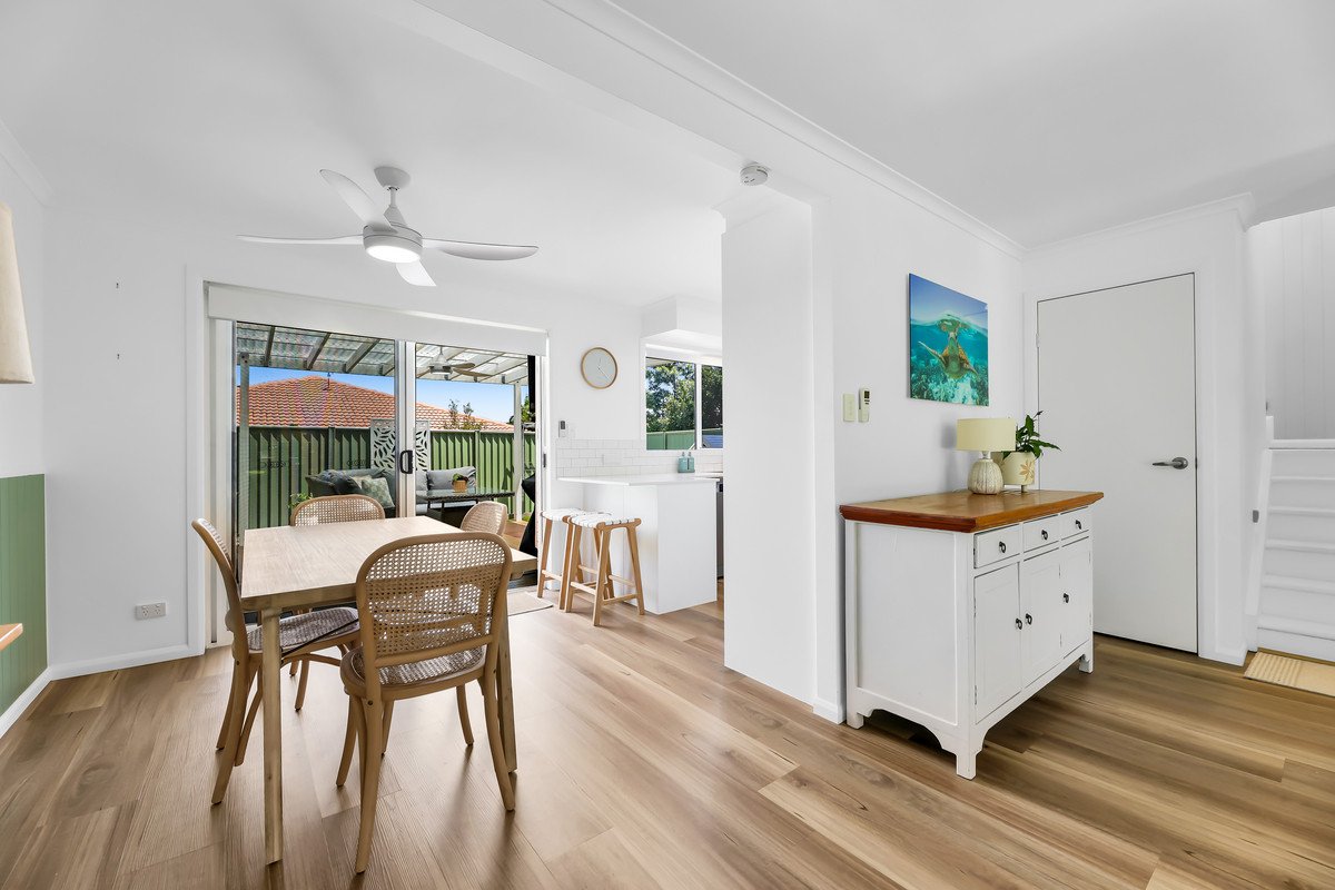 3/3 Pontoon Place Varsity Lakes 4