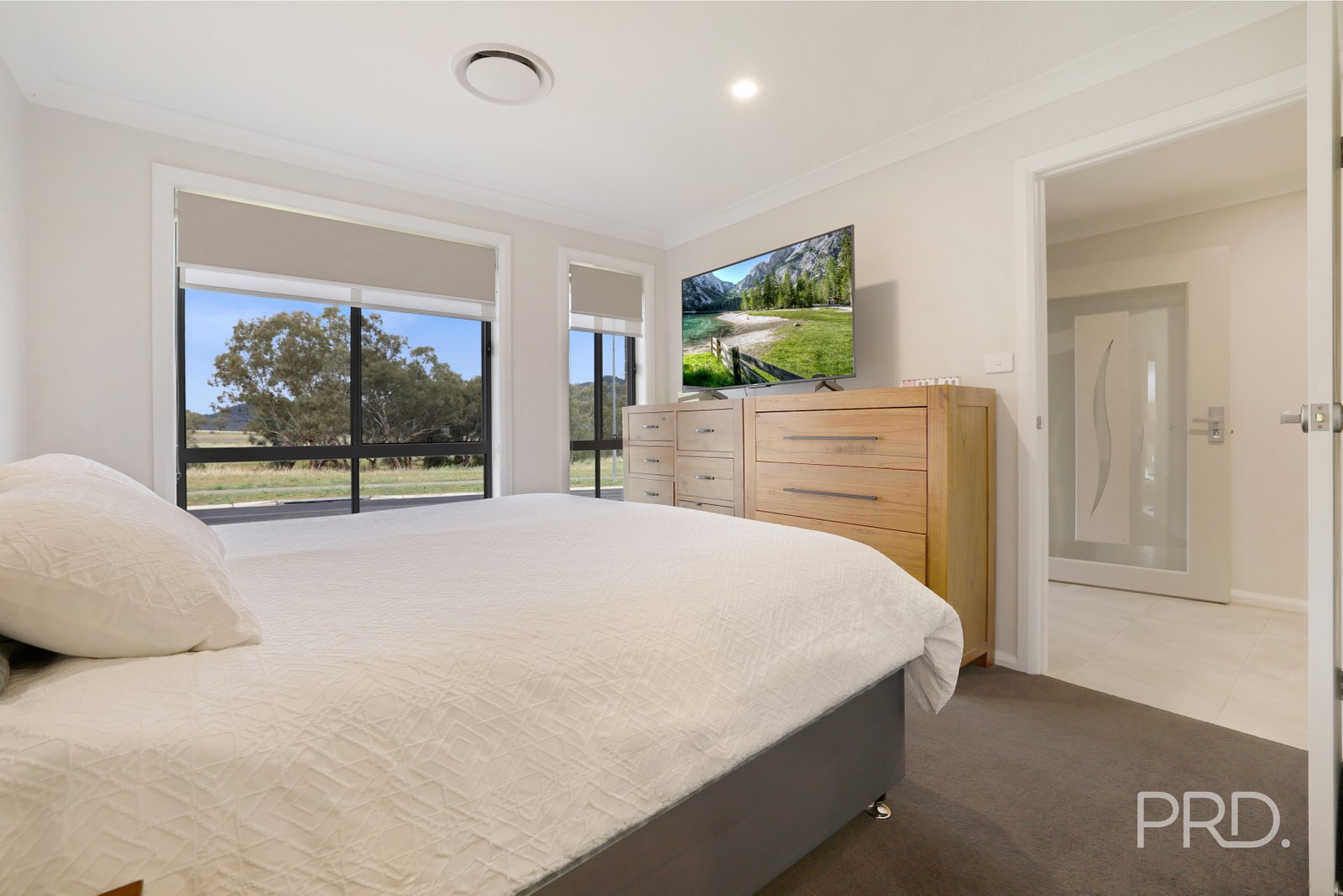 33 Reginald Drive KOOTINGAL 8