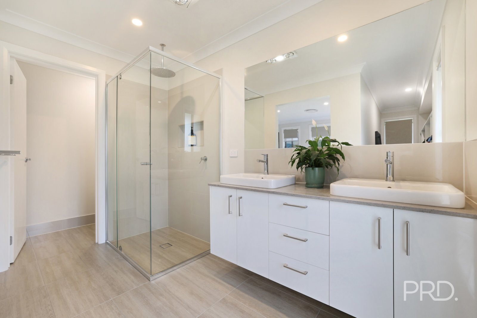 33 Reginald Drive KOOTINGAL 10