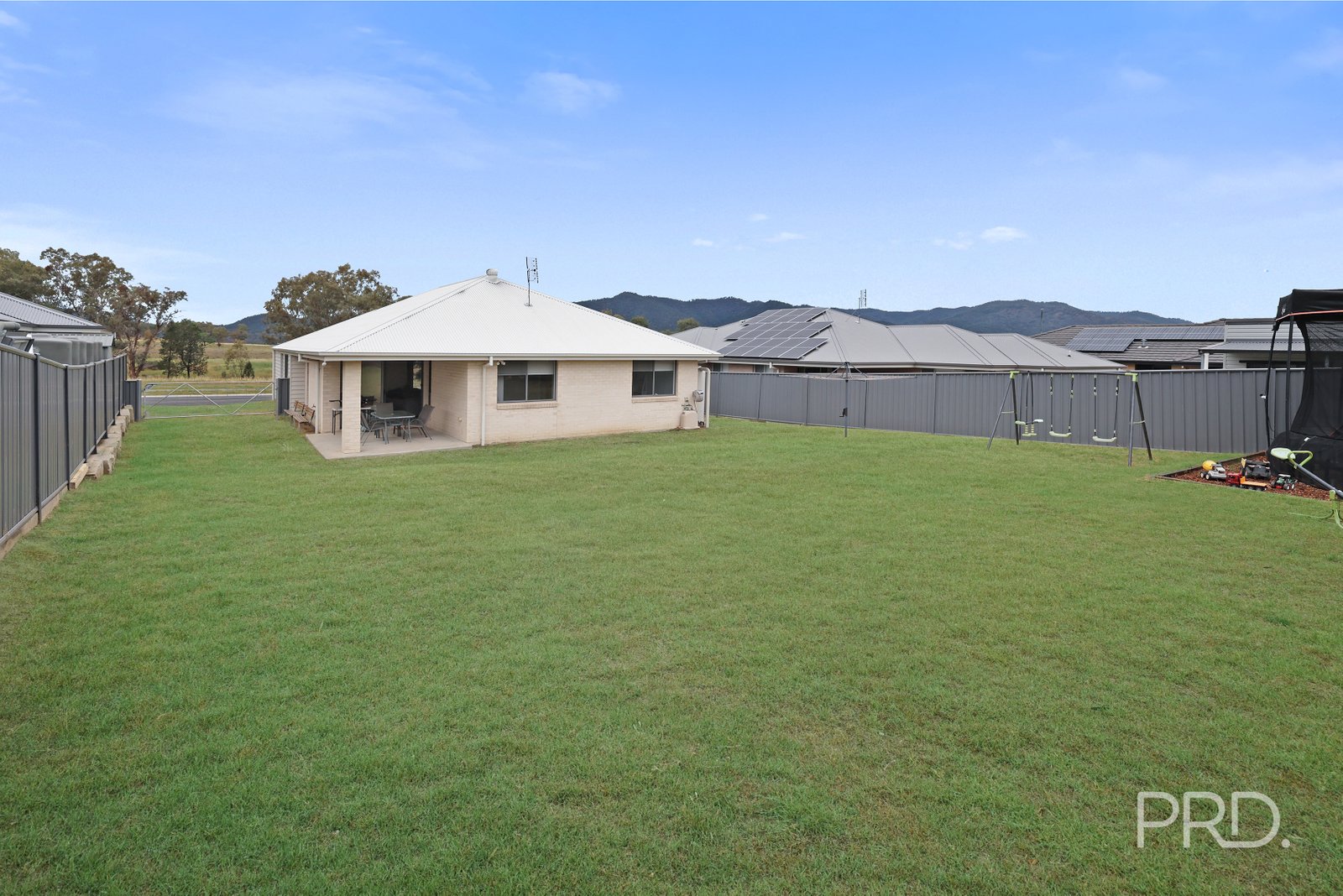 33 Reginald Drive KOOTINGAL 28
