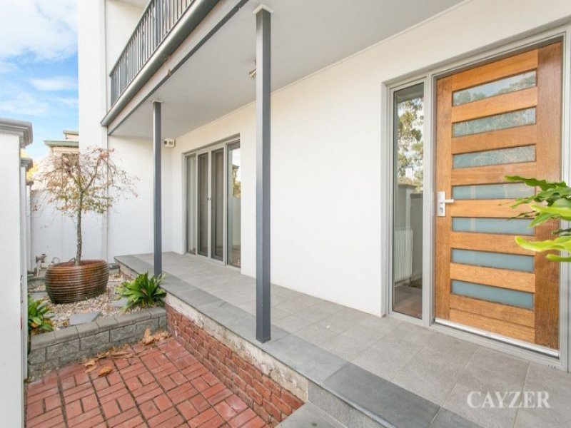 Gallery: 33 Richardson Street