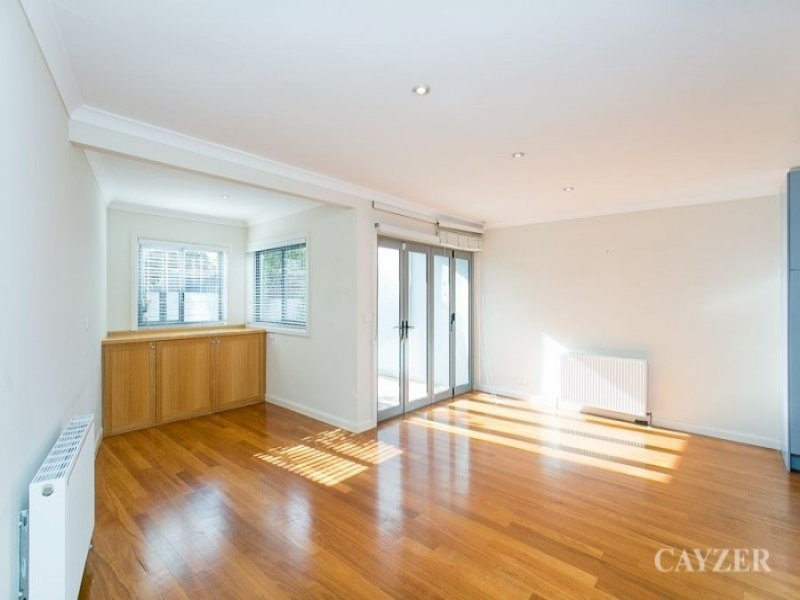 Gallery: 33 Richardson Street