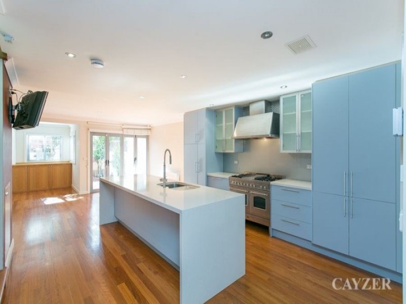 Gallery: 33 Richardson Street