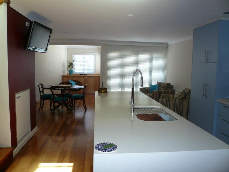 Gallery: 33 Richardson Street