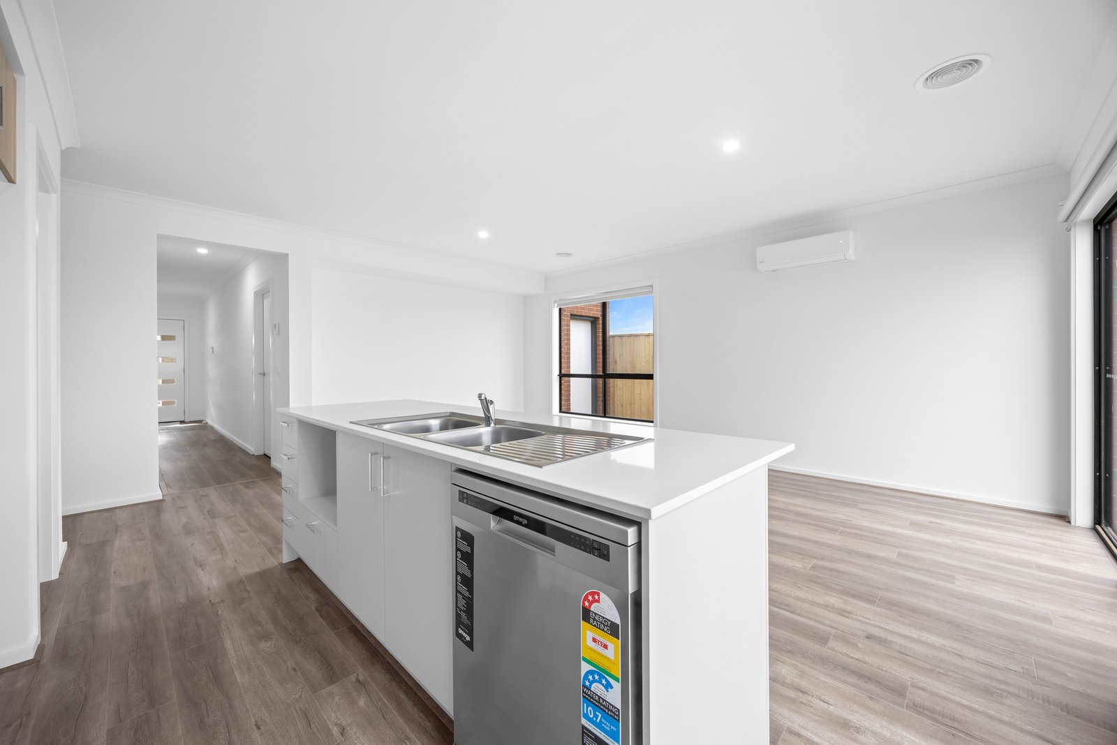 Gallery: 33 Rivulet Rd