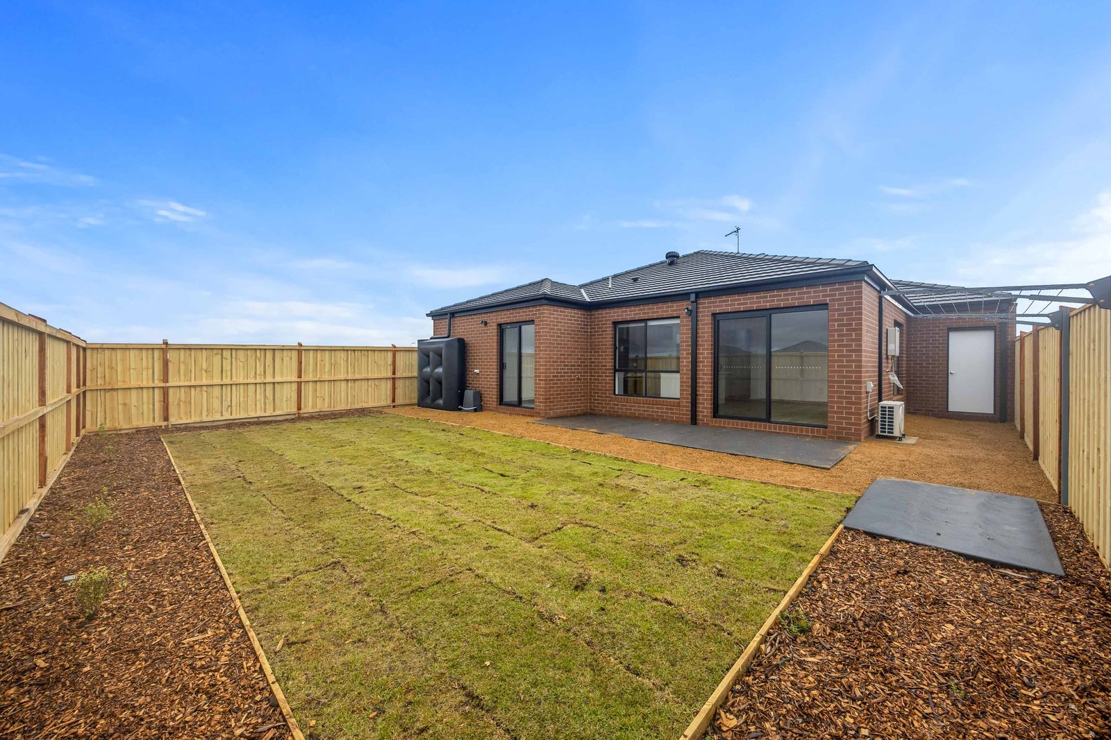 Gallery: 33 Rivulet Rd