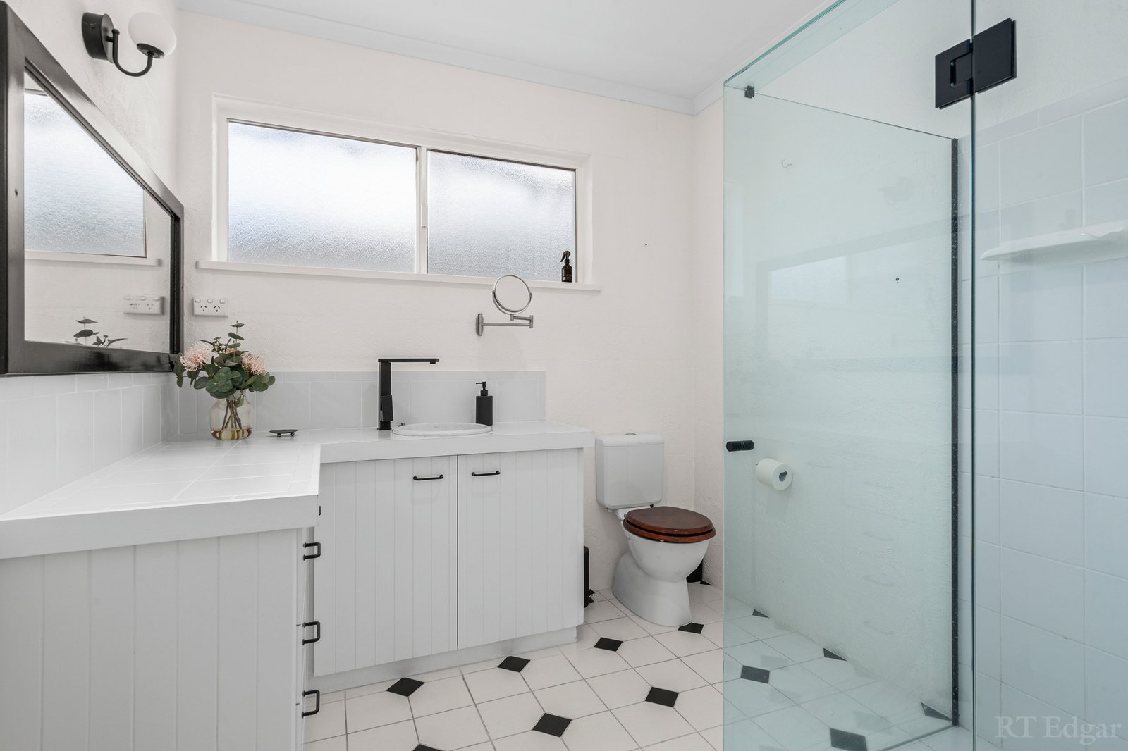 Real Estate and Property in 33 Roddick Grove, Queenscliff, VIC