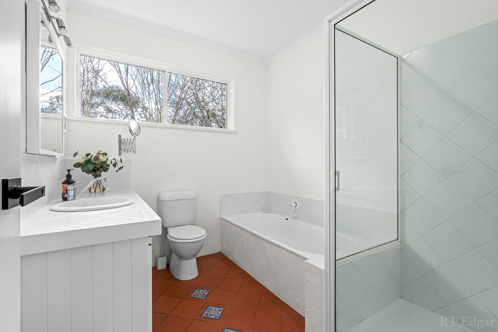 Real Estate and Property in 33 Roddick Grove, Queenscliff, VIC