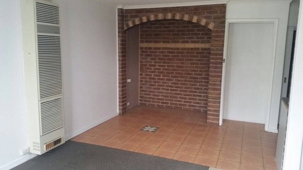 Gallery: 3/3 Rose Court