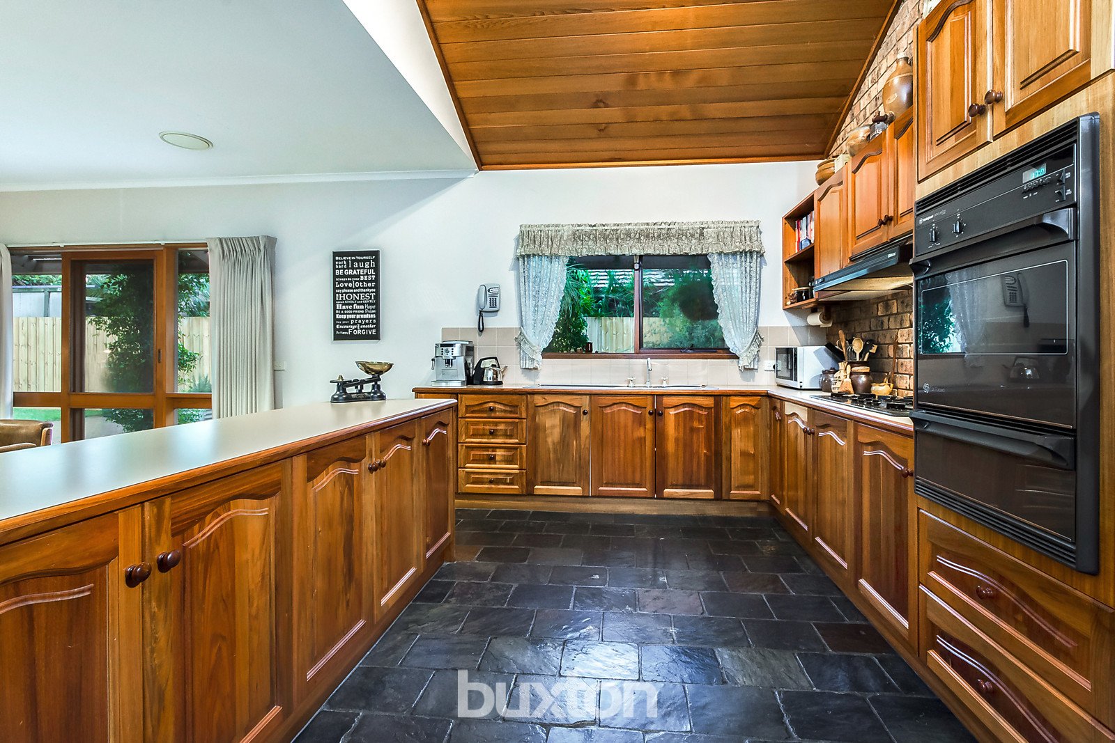 Gallery: 33 Rowe Street