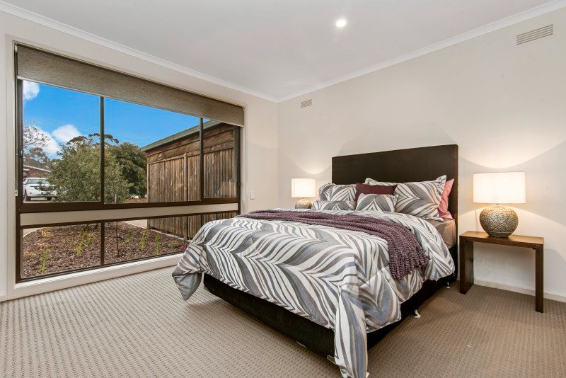 33 Ryalls Lane STRATHFIELDSAYE 10