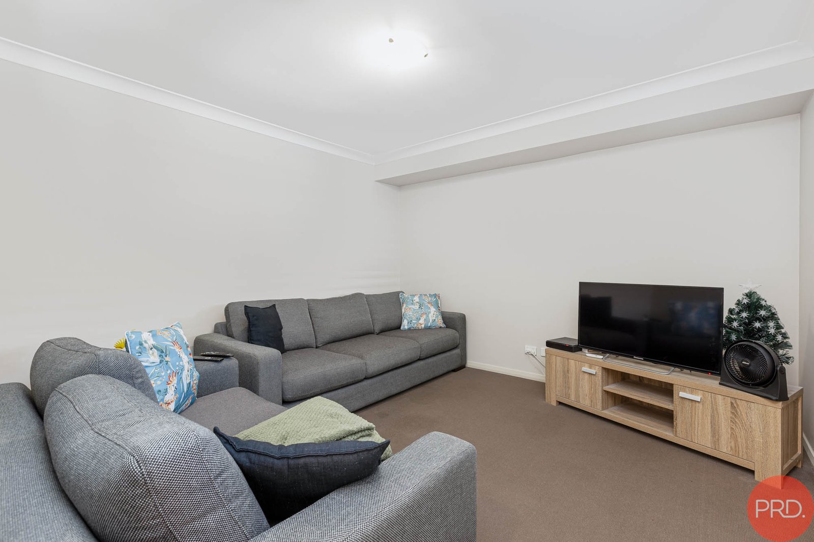 33 Sandridge Street THORNTON 12