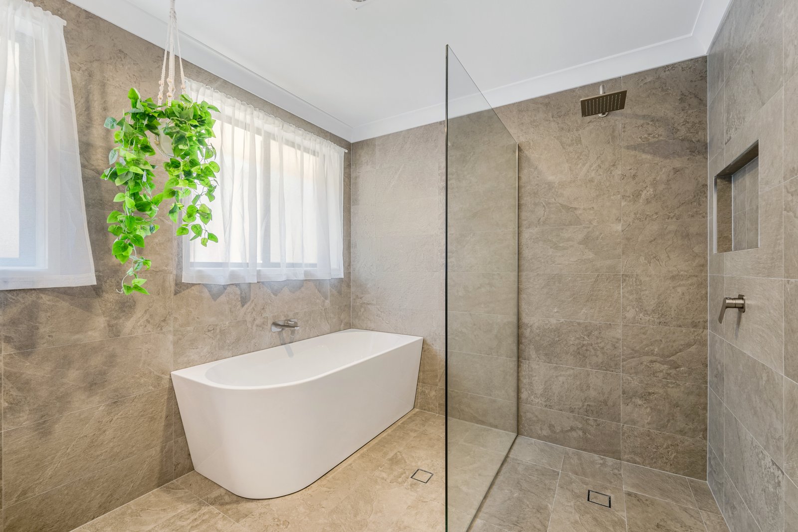 33 Scarborough Way DUNBOGAN 6